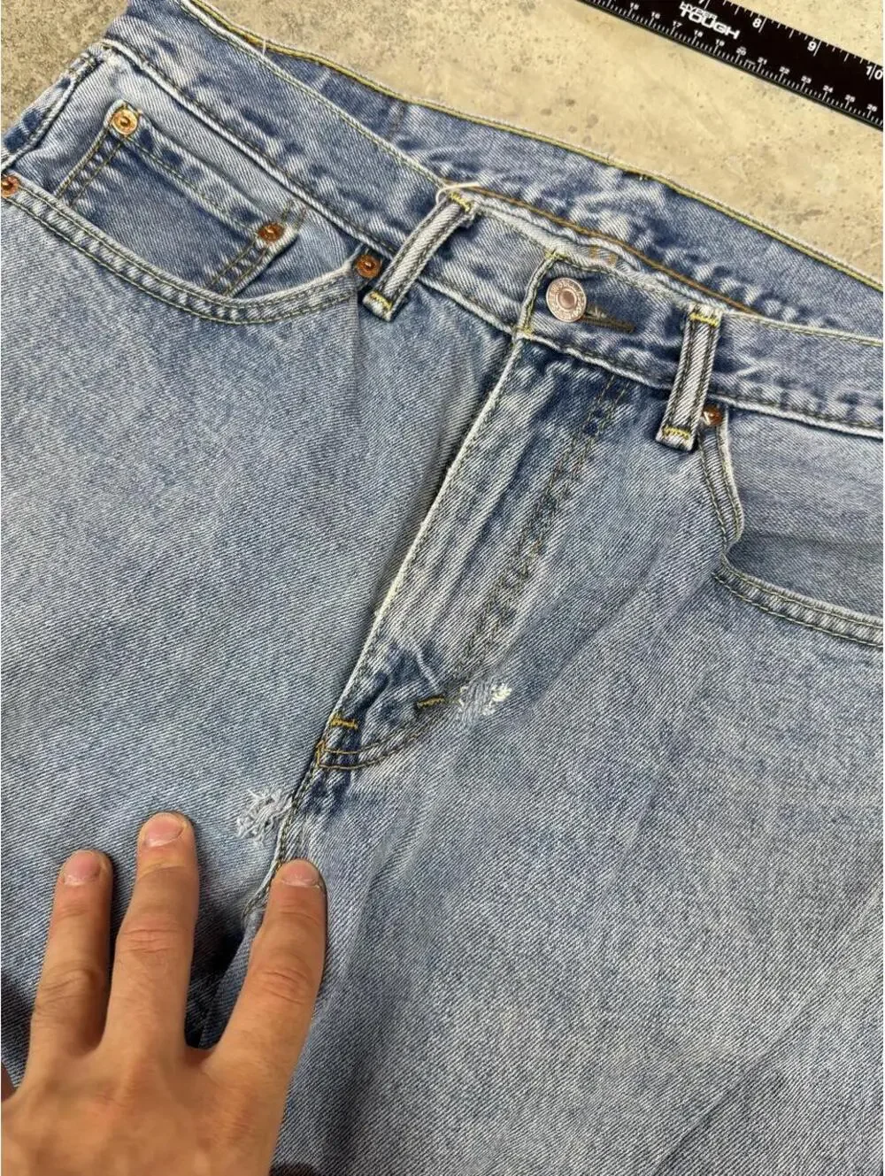 vintage levis 505 faded blue straight leg jeans size 33 x 32